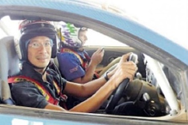 Trực thăng rơi vì bão, tỷ phú Philippines tử nạn