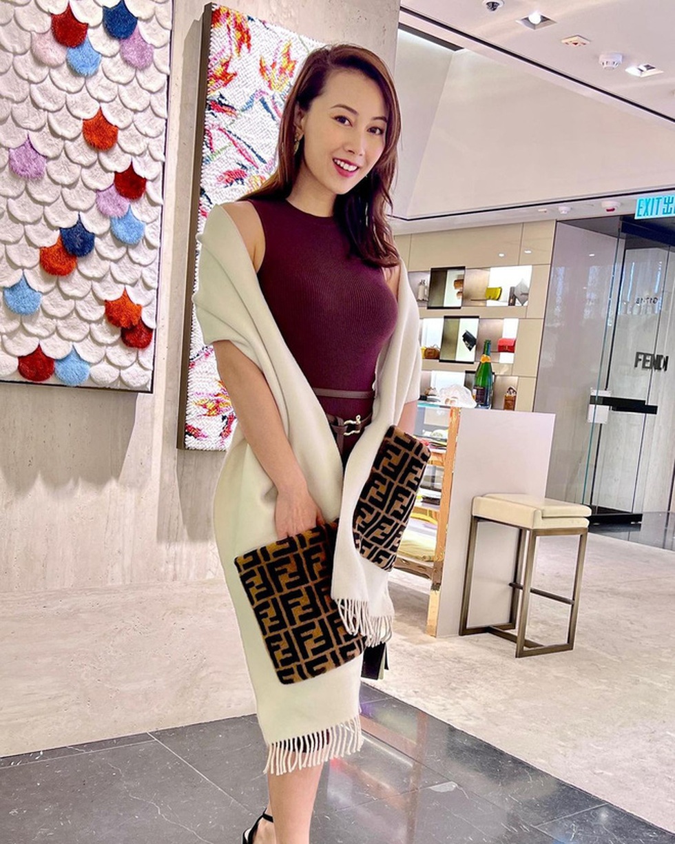 Khi chân dài showbiz phớt lờ dư luận, chấp nhận nương tựa đại gia - 2 Khi chân dài showbiz phớt lờ dư luận, chấp nhận nương tựa đại gia - 2