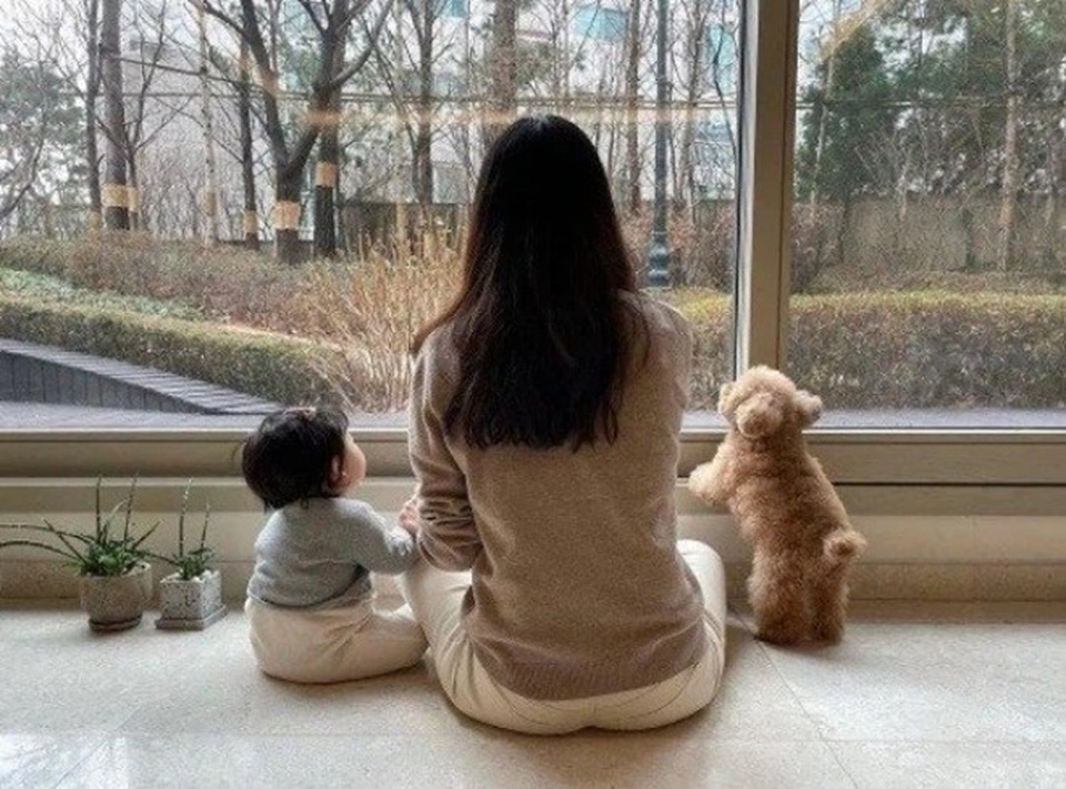 Hôn nhân viên mãn với chồng kém 9 tuổi khiến Choi Ji Woo ngày càng trẻ đẹp! - 11 Hôn nhân viên mãn với chồng kém 9 tuổi khiến Choi Ji Woo ngày càng trẻ đẹp! - 11