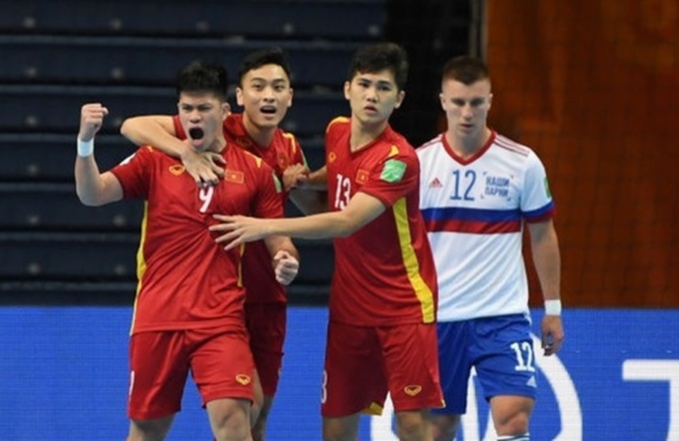 Futsal Việt Nam thi đấu kiên cường: Cố gắng hết sức, tại sao phải cúi đầu? - 2 Futsal Việt Nam thi đấu kiên cường: Cố gắng hết sức, tại sao phải cúi đầu? - 2
