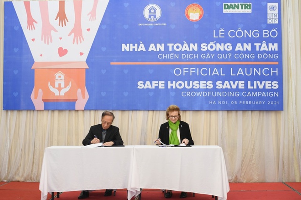 Cụ bà 84 tuổi run run kể lần thoát nạn trong đêm chạy lũ kinh hoàng - 9 Cụ bà 84 tuổi run run kể lần thoát nạn trong đêm chạy lũ kinh hoàng - 9