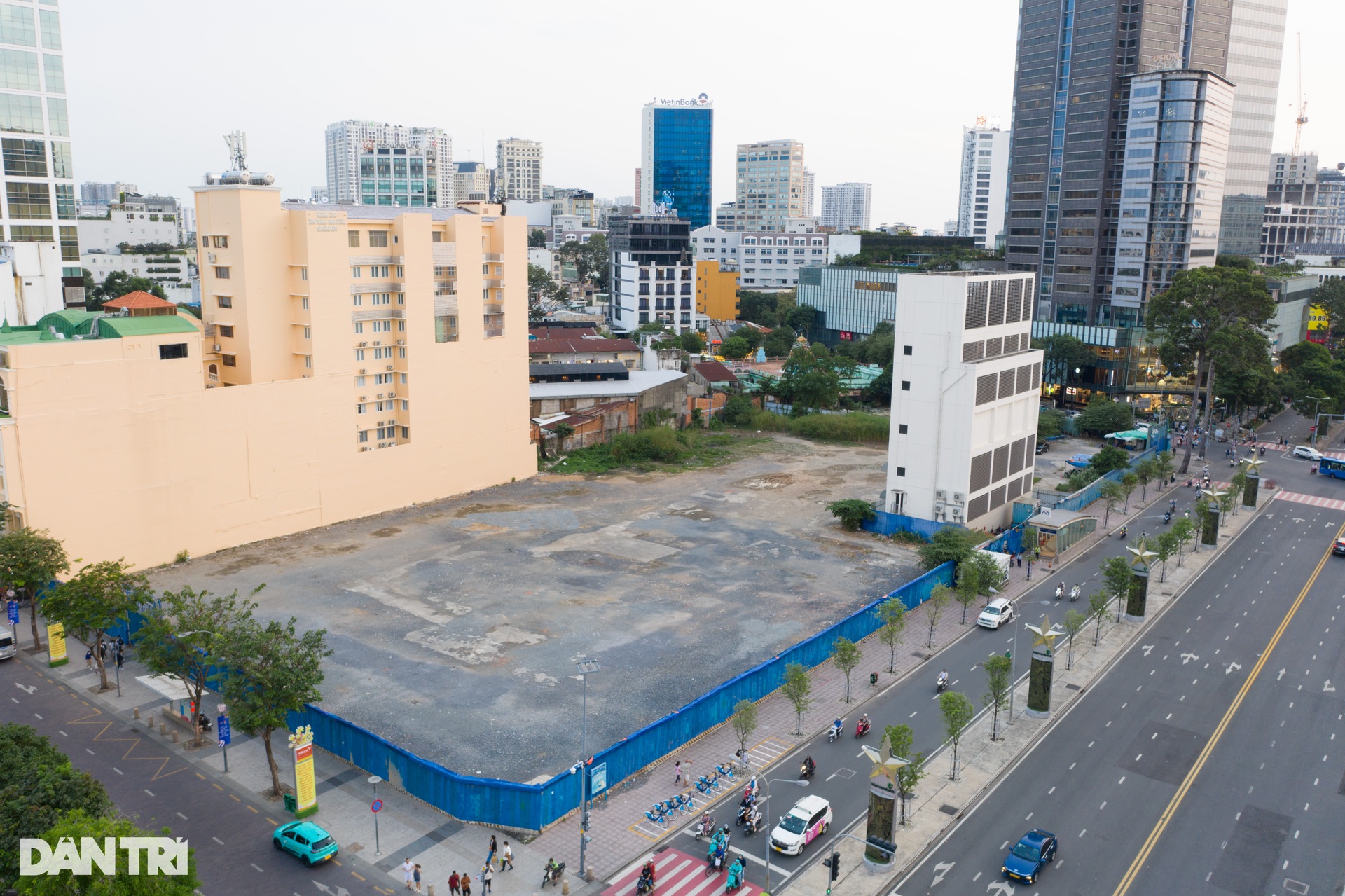 Hàng loạt khu đất vàng bị bỏ hoang tại TPHCM - 4 Hàng loạt khu đất vàng bị bỏ hoang tại TPHCM - 4