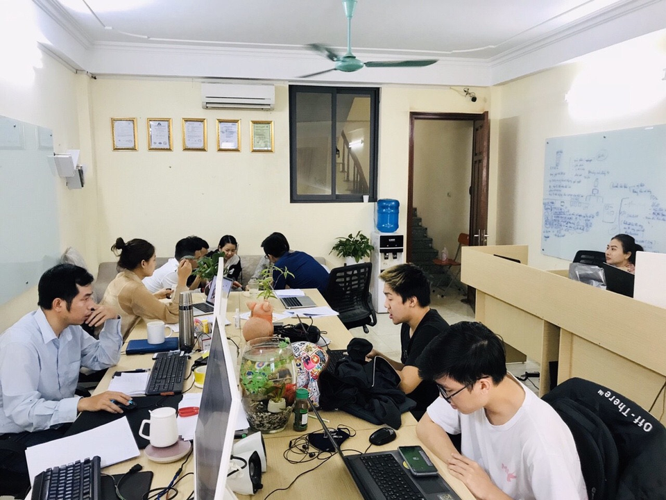 Hành trình chinh phục thị trường màn hình quảng cáo của LED DQ - 4 Hành trình chinh phục thị trường màn hình quảng cáo của LED DQ - 4