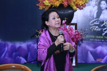 Danh ca Khánh Ly: "Hãy xem tôi là cua đồng, khoai sọ, rau rút..."