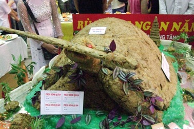 “Thần kim quy” làm bằng 120kg chả mực