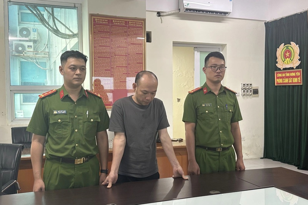 Bắt tạm giam chủ hộ kinh doanh trốn hơn 4 tỷ đồng tiền thuế - 1 Bắt tạm giam chủ hộ kinh doanh trốn hơn 4 tỷ đồng tiền thuế - 1