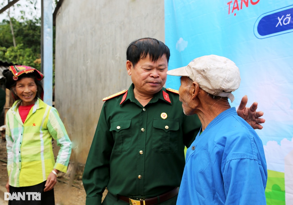 Nhà Nhân ái giúp 3 người già yếu an tâm đi qua mưa bão - 9 Nhà Nhân ái giúp 3 người già yếu an tâm đi qua mưa bão - 9
