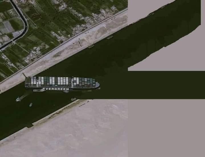 Dân mạng hiến kế giải cứu kênh Suez bằng loạt ảnh chế hài hước - 11