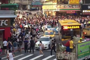 Khung cảnh hỗn loạn tại Đài Loan vì một Pokemon hiếm