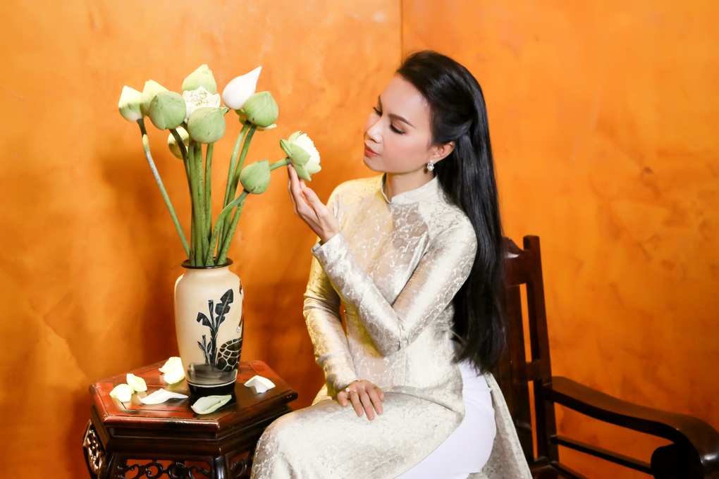 Cẩm Ly trở lại với Tự tình quê hương sau 9 năm gián đoạn vì sức khỏe - 1 Cẩm Ly trở lại với Tự tình quê hương sau 9 năm gián đoạn vì sức khỏe - 1
