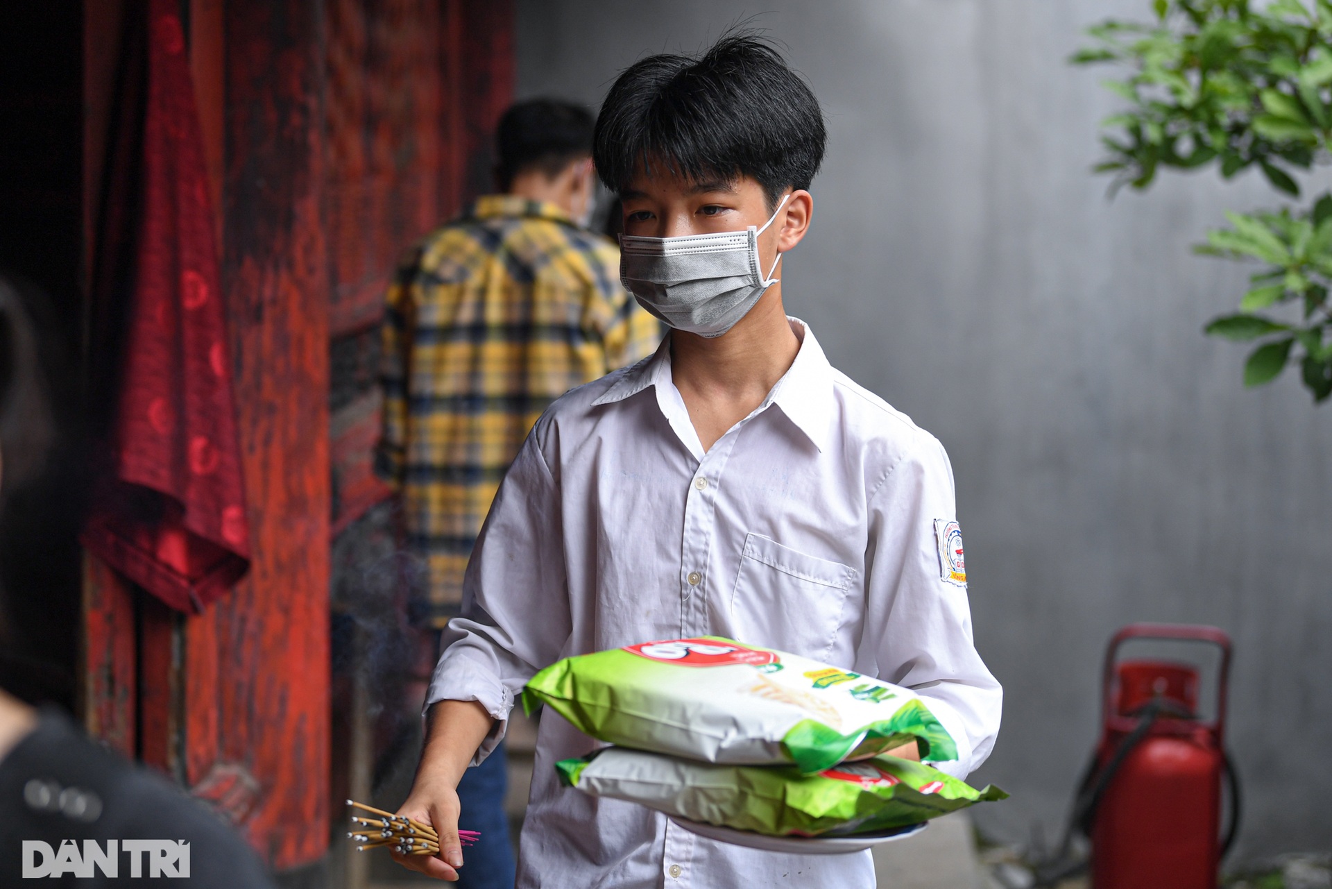 Không còn cảnh sĩ tử trèo rào xoa đầu rùa ở Văn Miếu trước mỗi kỳ thi - 5 Không còn cảnh sĩ tử trèo rào xoa đầu rùa ở Văn Miếu trước mỗi kỳ thi - 5