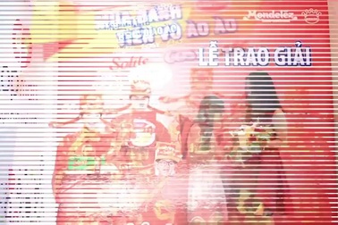 Mua bánh Kinh Đô, tiền vô ào ào