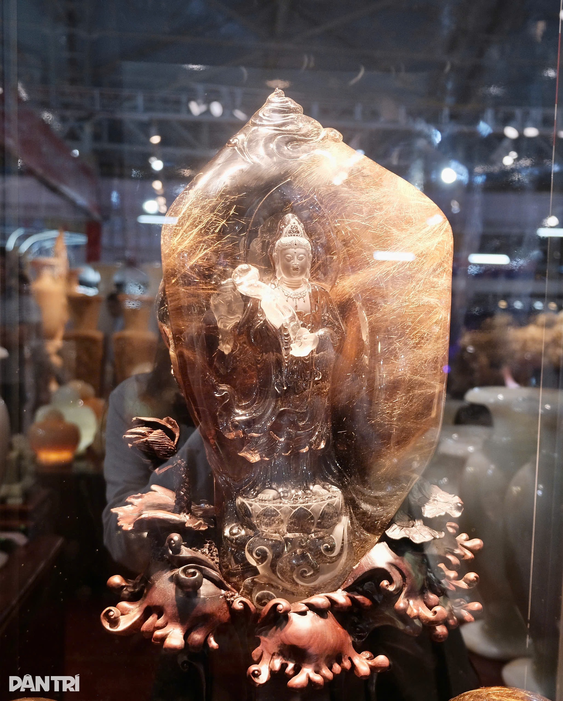 Loạt đá quý có giá rao bán cả tỷ đồng tại Hội chợ Mùa Thu - 4 Loạt đá quý có giá rao bán cả tỷ đồng tại Hội chợ Mùa Thu - 4