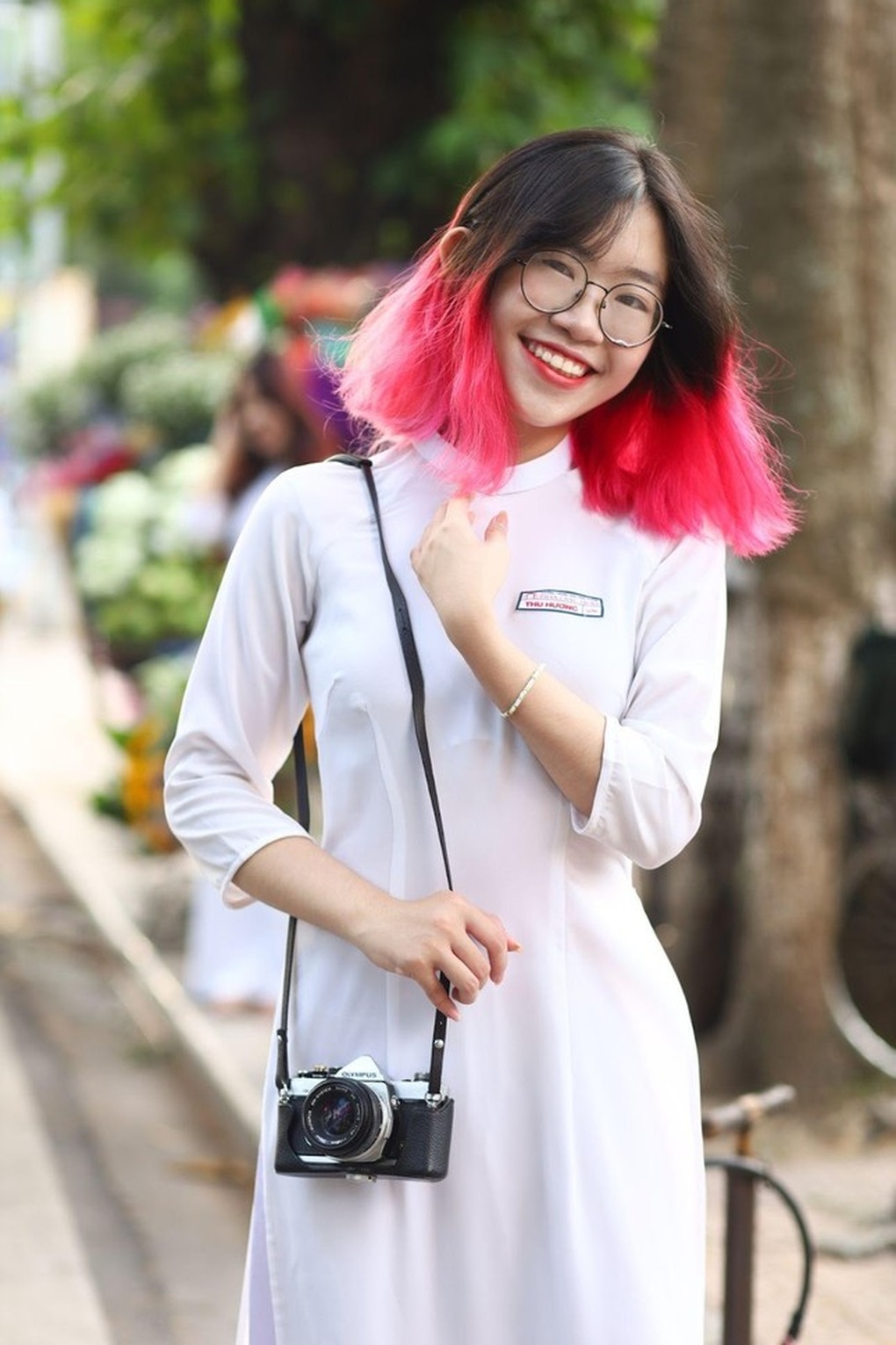 Nữ sinh Kinh tế quốc dân đạt Sinh viên 5 tốt với thành tích đáng ngưỡng mộ - 1 Nữ sinh Kinh tế quốc dân đạt Sinh viên 5 tốt với thành tích đáng ngưỡng mộ - 1