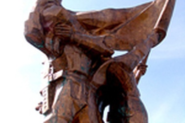 Đề nghị truy tố 10 bị can vụ “rút ruột” tượng đài Điện Biên Phủ