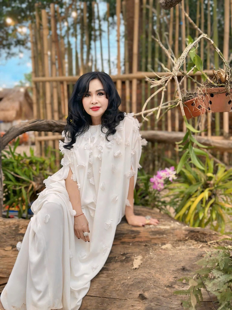 Diva Thanh Lam: Tôi và chồng không kiểm soát nhau, đã tính đến đám cưới - 5 Diva Thanh Lam: Tôi và chồng không kiểm soát nhau, đã tính đến đám cưới - 5