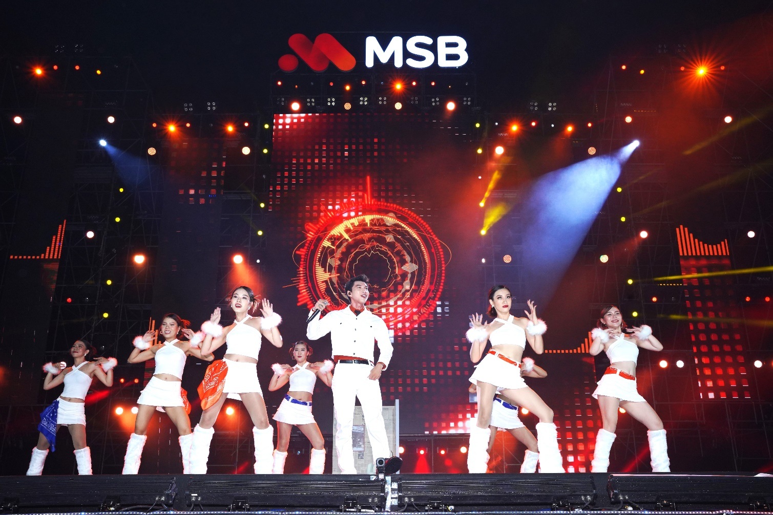 Giới trẻ hết mình trong sự kiện âm nhạc 