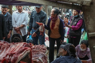 Hình ảnh thú vị về phiên chợ Nủa nổi tiếng đất Kinh kỳ