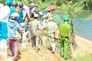 Nữ sinh lớp 8 chết chưa rõ nguyên nhân dưới dưới hồ nước