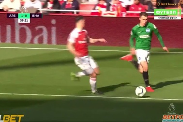 Murray sút 11m tung lưới Arsenal gỡ hòa cho Brighton