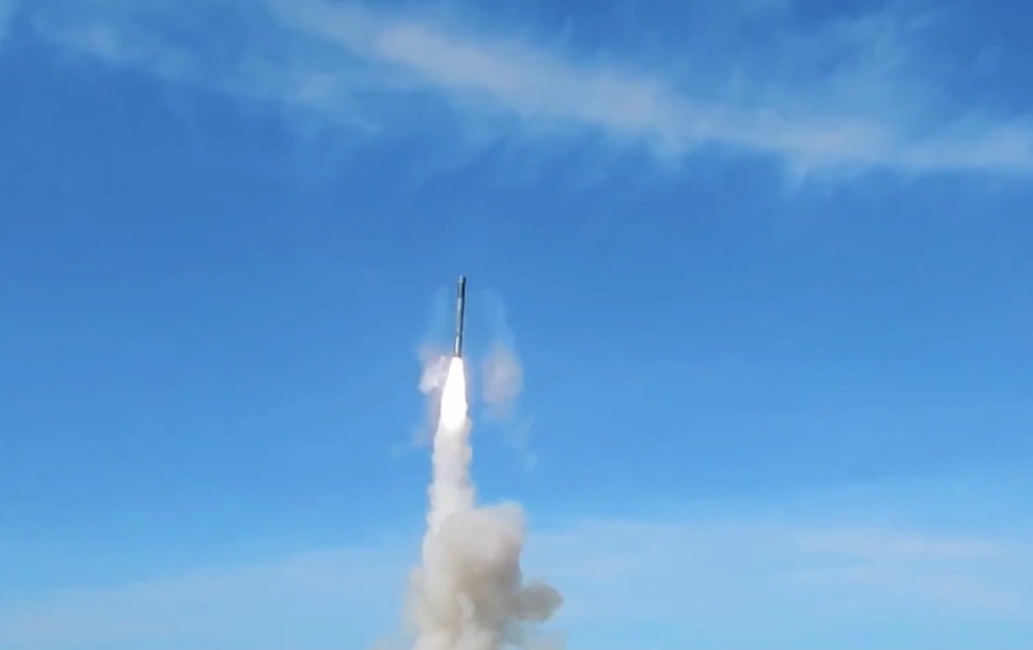 Khoảnh khắc Nga phóng tên lửa chống hạm siêu thanh vào mục tiêu tại Ukraine - 1 Khoảnh khắc Nga phóng tên lửa chống hạm siêu thanh vào mục tiêu tại Ukraine - 1