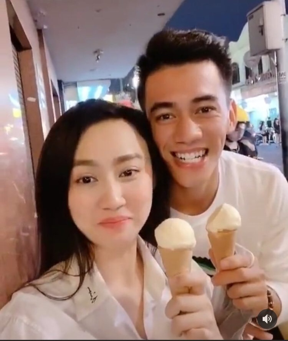 Bạn gái tiền đạo Tiến Linh khoe dáng trên bãi biển sau kỳ nghỉ vì dịch - 5 Bạn gái tiền đạo Tiến Linh khoe dáng trên bãi biển sau kỳ nghỉ vì dịch - 5