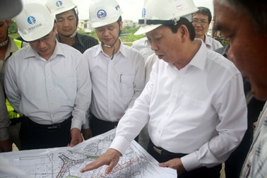 Chủ tịch Hà Nội: “Không để dự án cầu Nhật Tân chậm thêm nữa”