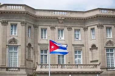 Mỹ trục xuất 15 nhà ngoại giao Cuba