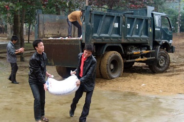 Cả trường thiếu ăn, cả bản thiếu đói