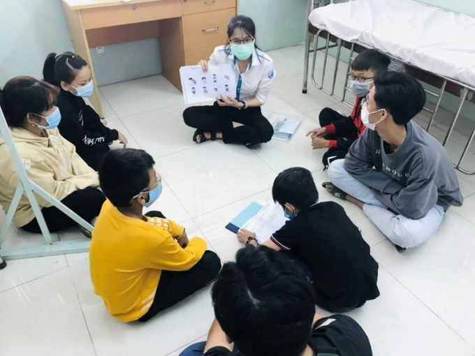 Trang bị kiến thức, kỹ năng cho trẻ.