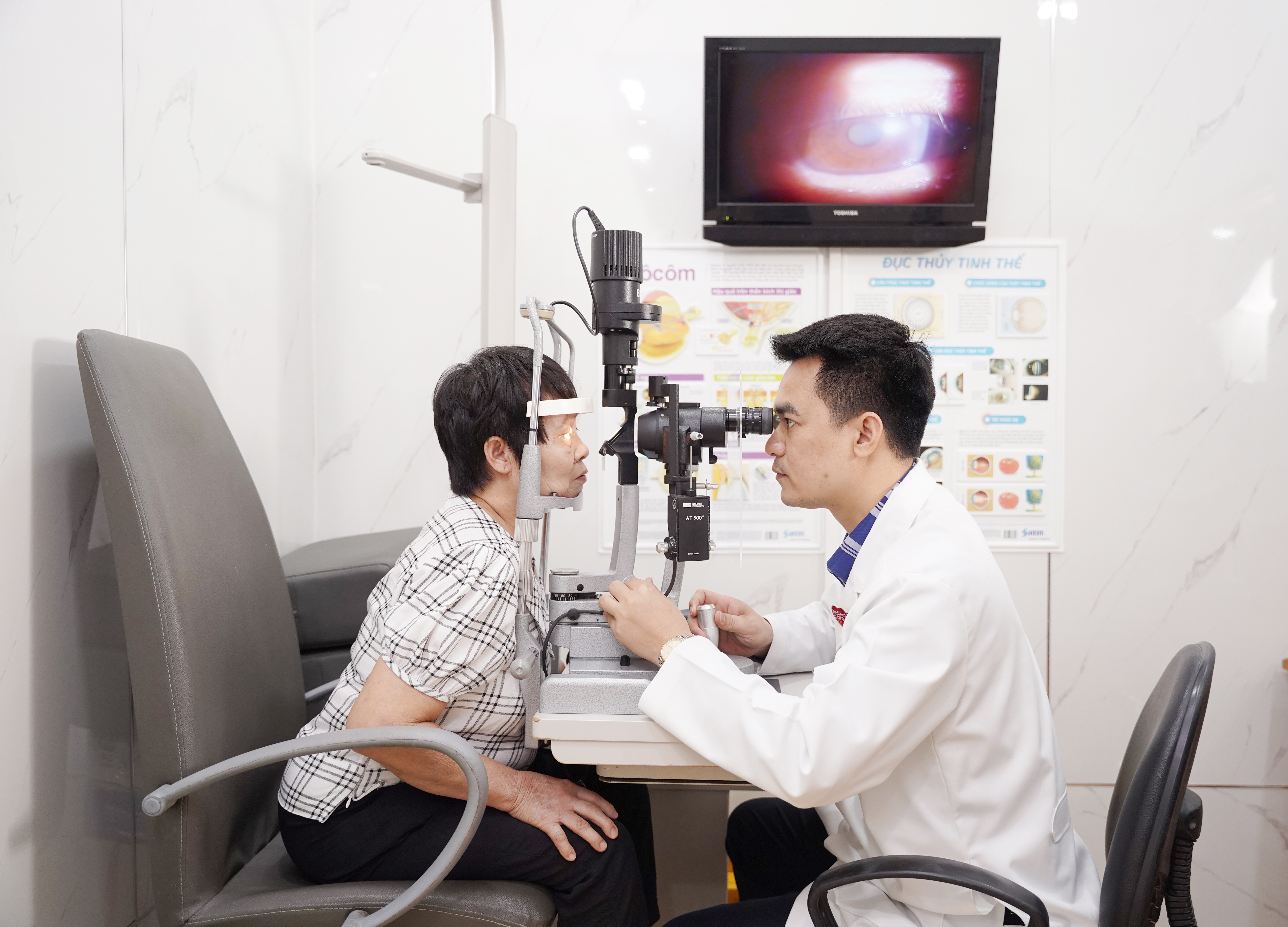 Bệnh đục thủy tinh thể có cần mổ ngay không? - 1