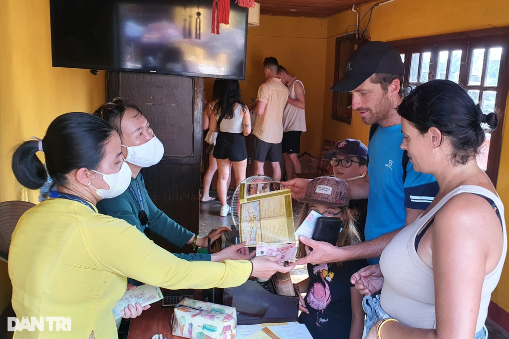 Chủ tịch TP Hội An: Chúng tôi không bán vé, thu tiền để tận thu - 1 Chủ tịch TP Hội An: Chúng tôi không bán vé, thu tiền để tận thu - 1