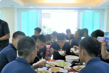 NutiFood tập huấn kiến thức dinh dưỡng cho CLB bóng đá Sài Gòn