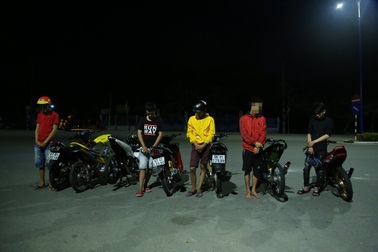 Vây bắt nhóm “quái xế” gây náo loạn trong đêm