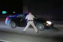 Xem cảnh sát Mỹ xử lí tình huống lái xe ngủ gục trên đường vì say xỉn