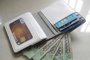 6 người vướng lao lý khi lục ví tiền cướp 2 triệu đồng