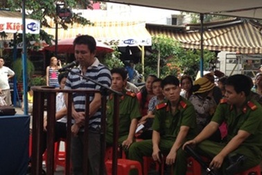 Y án 13 năm tù cho kẻ tưới xăng đốt người tình