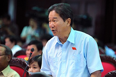 Khi đại biểu ví bỏ phiếu tín nhiệm với quan hệ… vợ chồng!