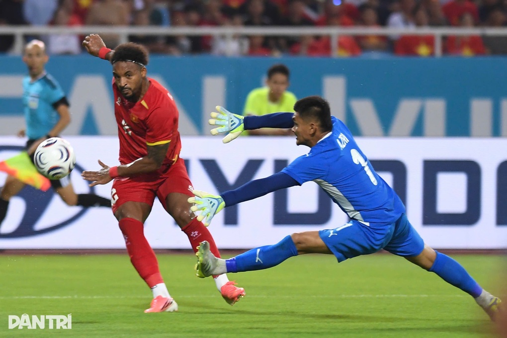 Xuân Son bắt kịp Đình Bắc trong cuộc đua Vua phá lưới ASEAN Cup - 1