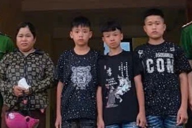 Cảnh sát "giải cứu" 3 cháu nhỏ mượn xe đạp điện đi chơi, lạc hơn 50km