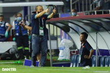 HLV Park Hang Seo gửi thư đến các học trò từ phòng cách ly