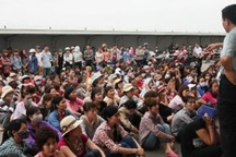 Hải Phòng: Hơn 700 công nhân ngừng việc đòi tăng lương, giảm giờ làm