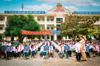 Từ vụ nam sinh lớp 12 bị đâm tử vong: Do ảnh hưởng tiêu cực của mạng xã hội