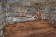 Phát hiện đường hầm lát gỗ bí mật xây từ thế kỷ 19