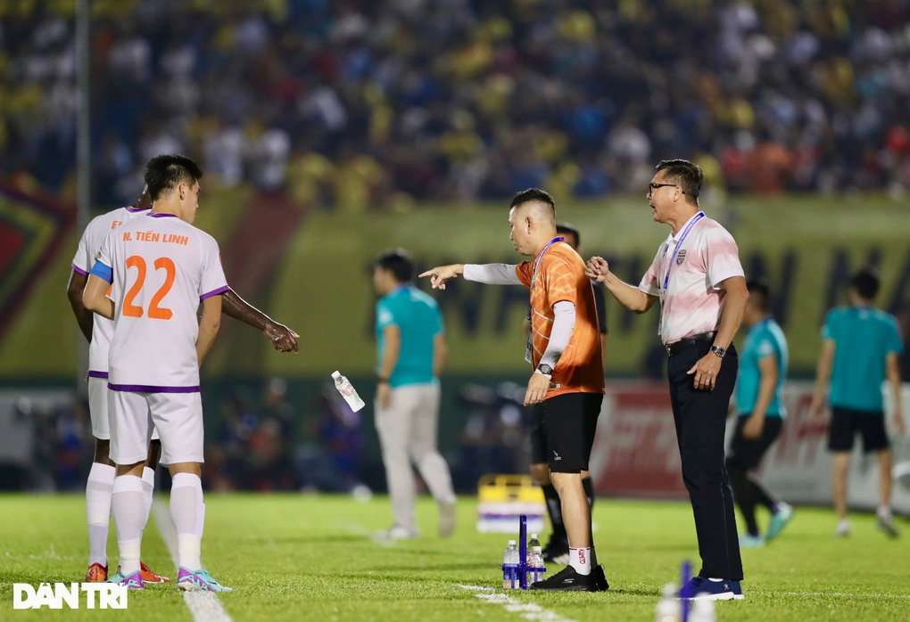 HLV Lê Huỳnh Đức bình thản dù Bình Dương dẫn đầu V-League - 2 HLV Lê Huỳnh Đức bình thản dù Bình Dương dẫn đầu V-League - 2