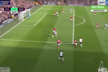 Liên tiếp hai pha dứt điểm nguy hiểm của Fulham về phía Man Utd