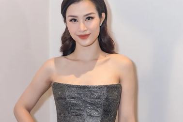 Đông Nhi tái xuất xinh đẹp sau khi được cầu hôn bằng nhẫn kim cương