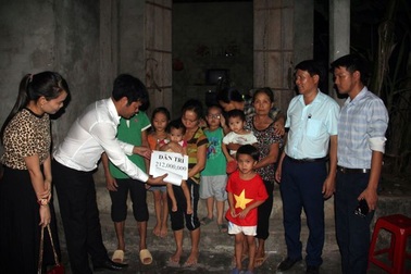 Bạn đọc Dân trí hỗ trợ bé gái 3 tuổi không có hậu môn 212 triệu đồng