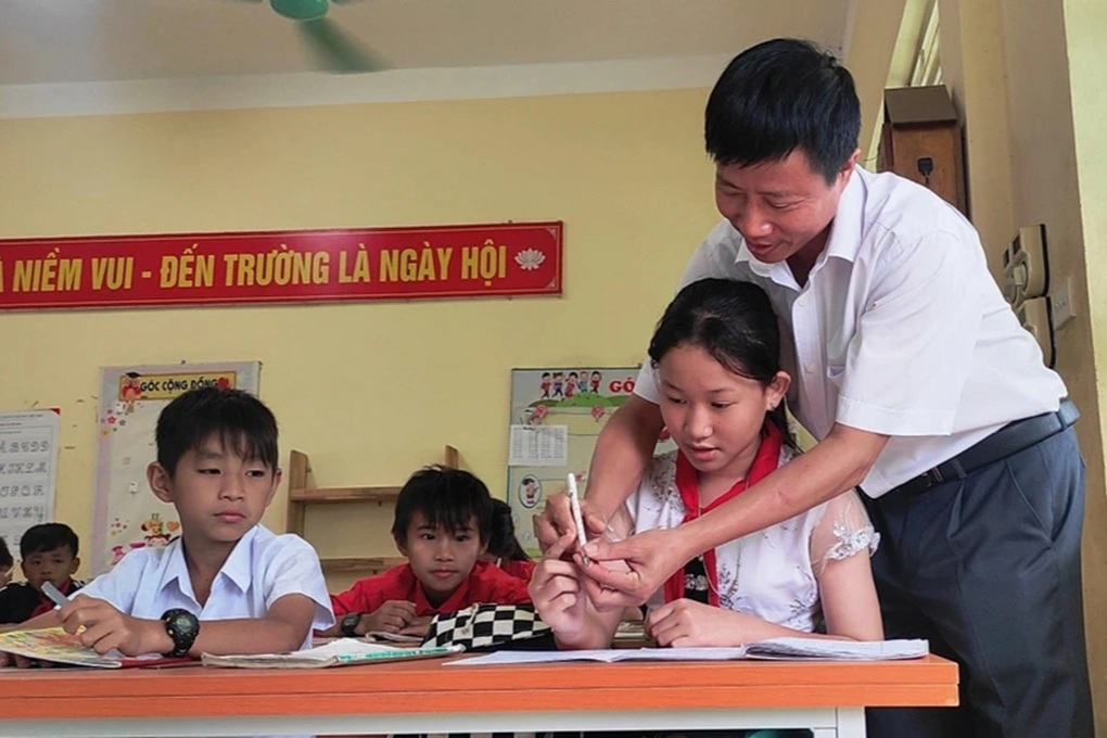 Thông tin mới vụ huyện “quên” xét thăng hạng viên chức cho 176 người - 1 Thông tin mới vụ huyện “quên” xét thăng hạng viên chức cho 176 người - 1