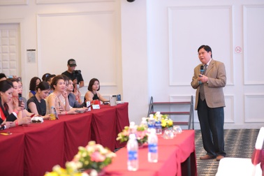 Loài hoa đắt nhất thế giới khiến chị em phát sốt được nhập khẩu chính thức từ Iran về Việt Nam